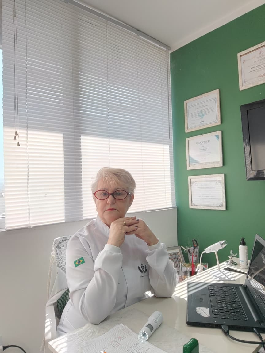 Dra. Suzana Cavalcante